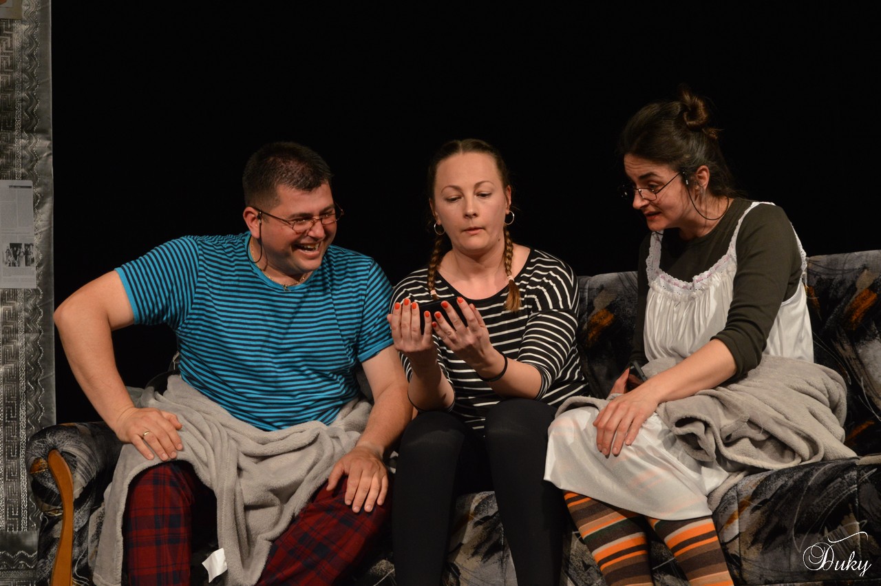 Kristína v rozhovore s rodičmi (Tereza Žjaková)
