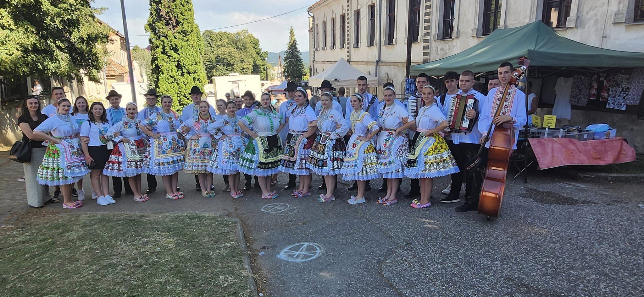 Pred sobotňajším vystúpením folklórnych skupín