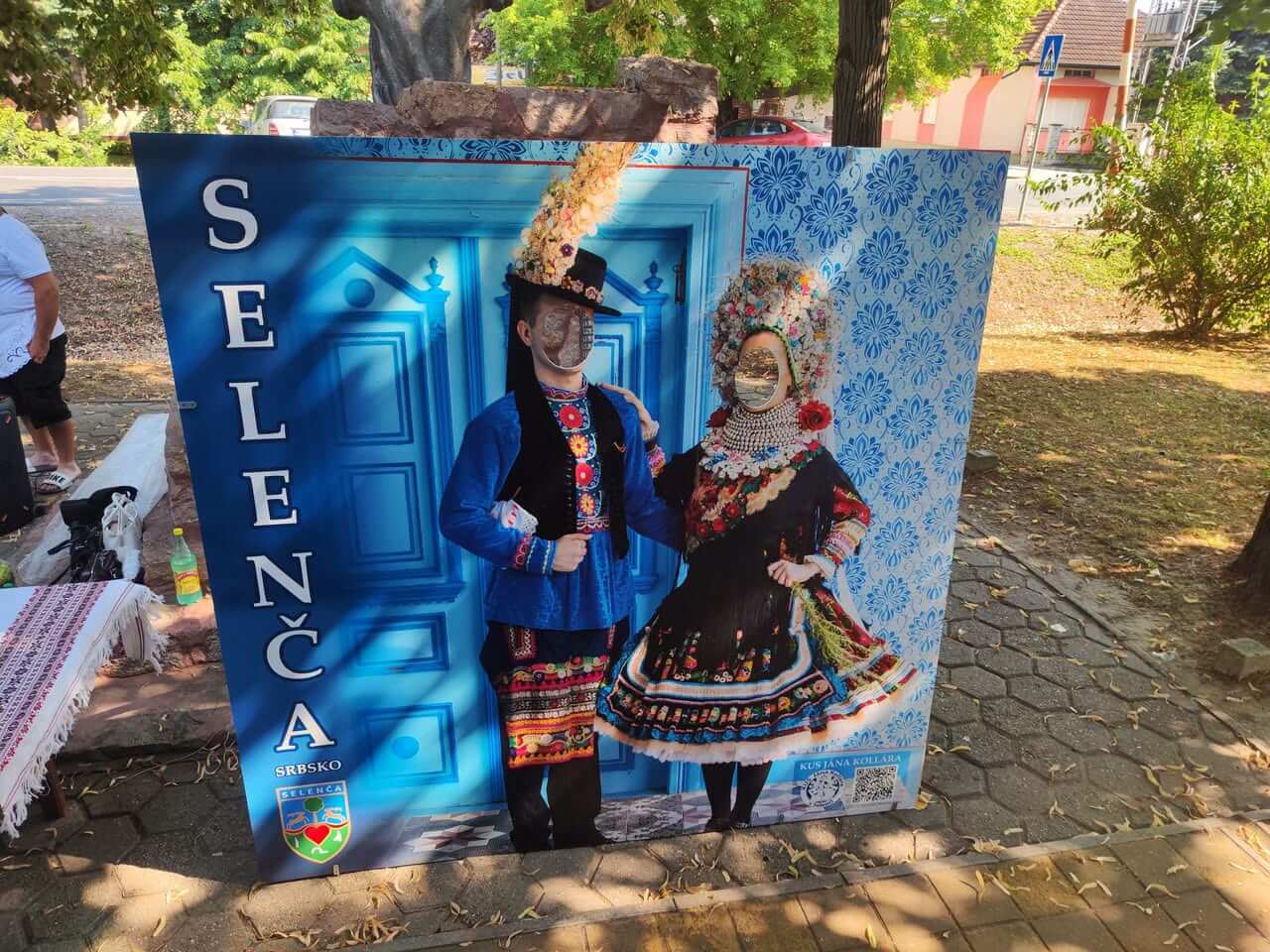 Foto stena na jarmoku v Selenči